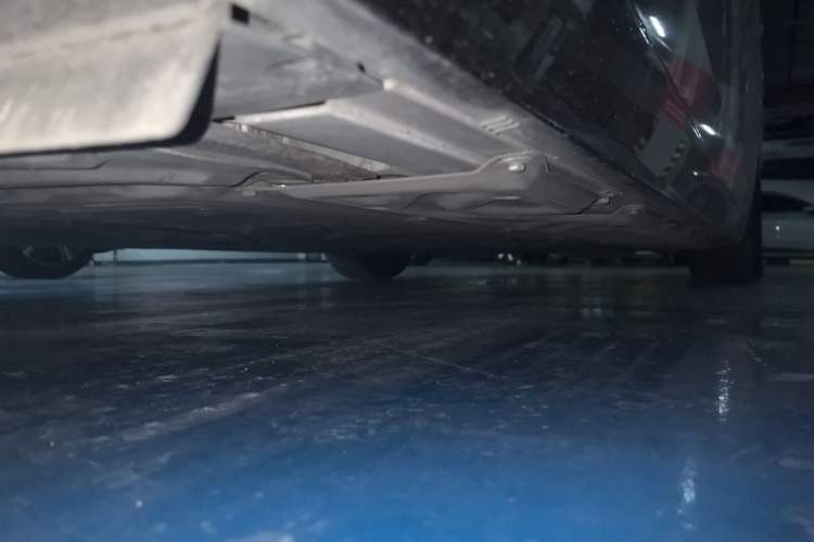 Used Li Auto MEGA 2024 Ultra Model Chassis Rear Right