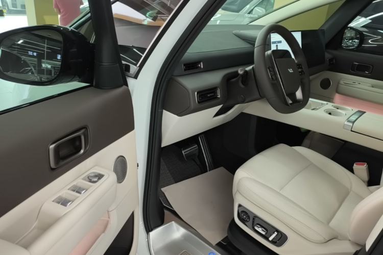Used Li Auto MEGA 2024 Ultra Model Driver Seat