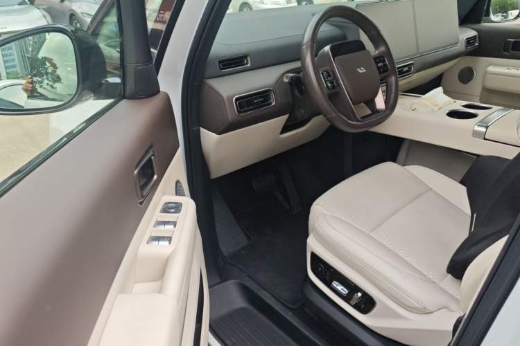 Used Li Auto MEGA 2024 Ultra Model Driver Seat