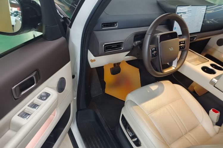 Used Li Auto MEGA 2024 Ultra Model Driver Seat