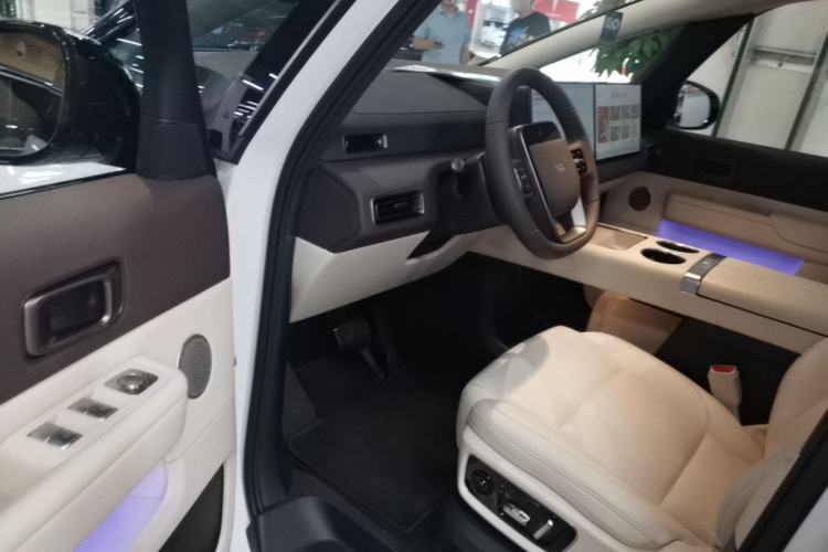 Used Li Auto MEGA 2024 Ultra Model Driver Seat