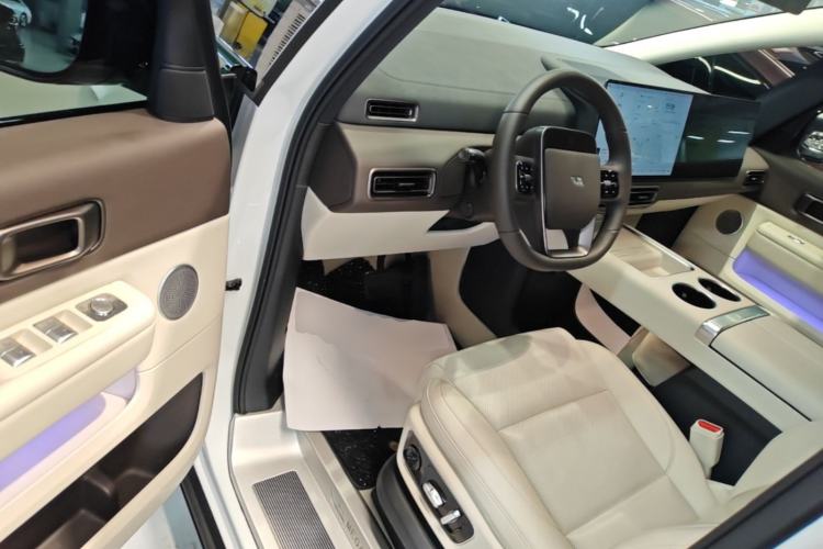 Used Li Auto MEGA 2024 Ultra Model Driver Seat