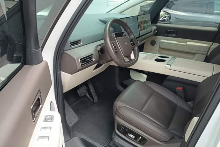 Used Li Auto MEGA 2024 Ultra Model Driver Seat