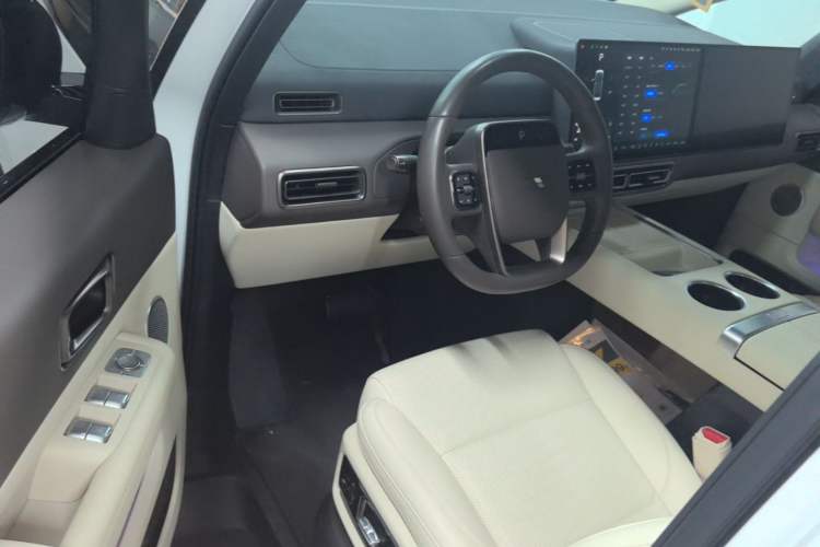 Used Li Auto MEGA 2024 Ultra Model Driver Seat