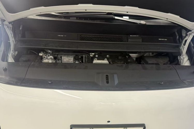 Used Li Auto MEGA 2024 Ultra Model Engine Bay