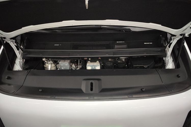 Used Li Auto MEGA 2024 Ultra Model Engine Bay