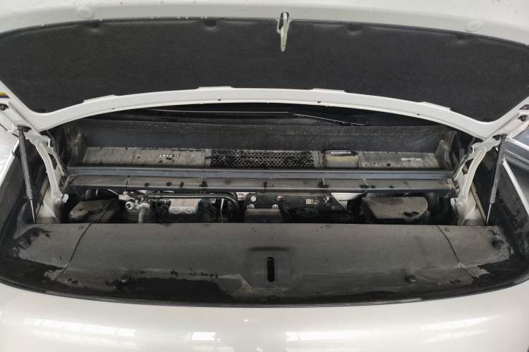 Used Li Auto MEGA 2024 Ultra Model Engine Bay