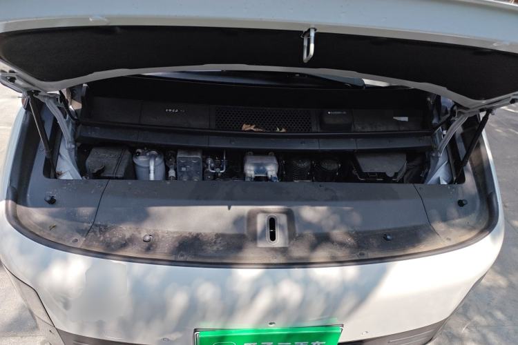 Used Li Auto MEGA 2024 Ultra Model Engine Bay