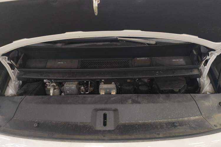 Used Li Auto MEGA 2024 Ultra Model Engine Bay