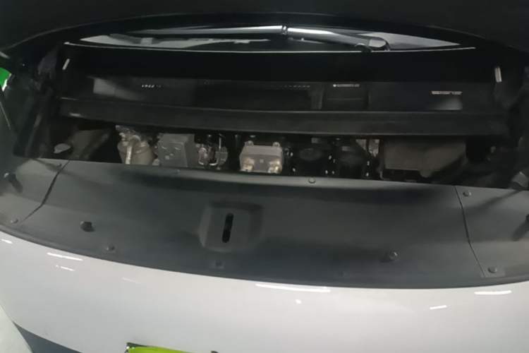 Used Li Auto MEGA 2024 Ultra Model Engine Bay