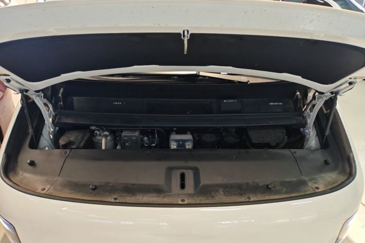 Used Li Auto MEGA 2024 Ultra Model Engine Bay