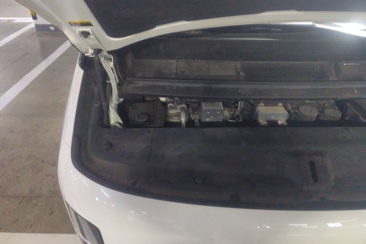 Used Li Auto MEGA 2024 Ultra Model Engine Bay Right