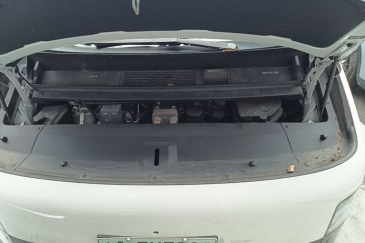 Used Li Auto MEGA 2024 Ultra Model Engine Bay