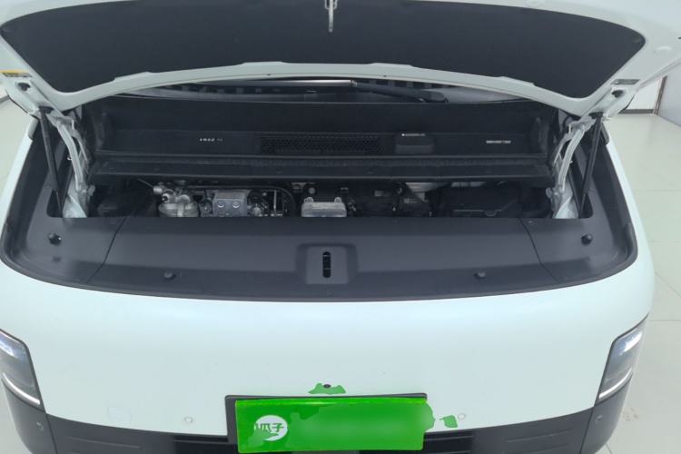 Used Li Auto MEGA 2024 Ultra Model Engine Bay