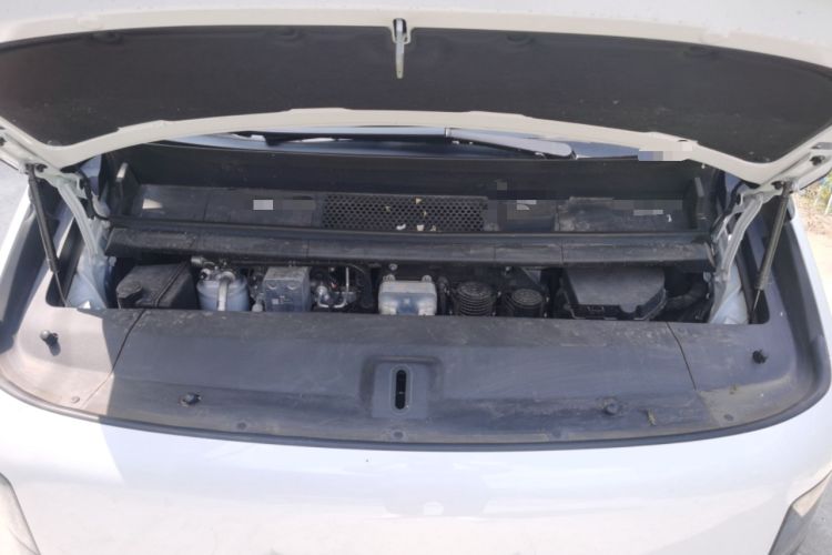 Used Li Auto MEGA 2024 Ultra Model Engine Bay