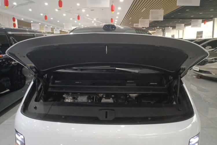 Used Li Auto MEGA 2024 Ultra Model Engine Bay
