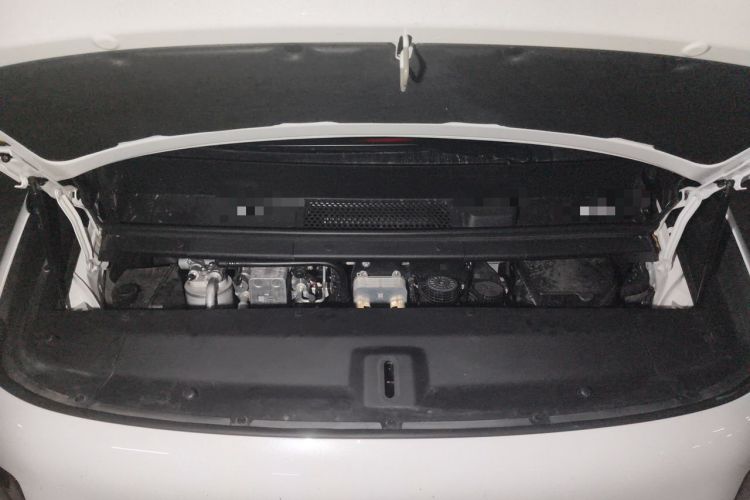 Used Li Auto MEGA 2024 Ultra Model Engine Bay