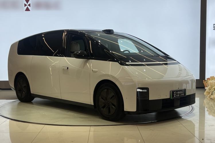 Used Li Auto MEGA 2024 Ultra Model Exterior 1