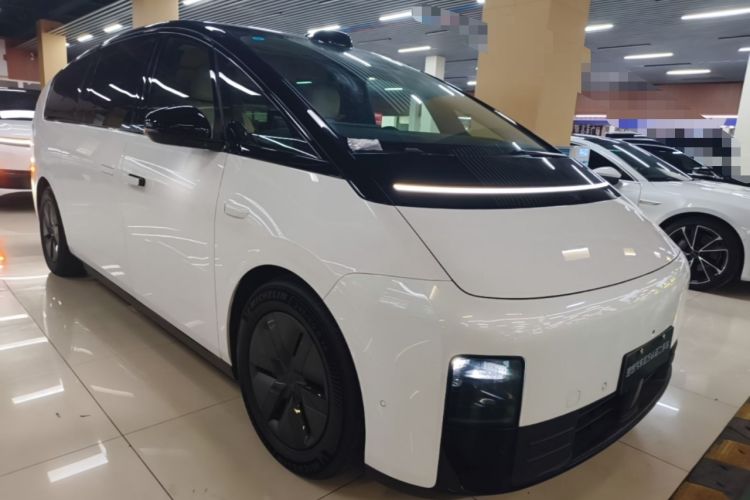 Used Li Auto MEGA 2024 Ultra Model Exterior 1