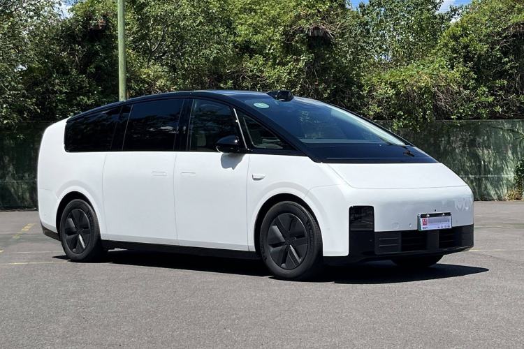 Used Li Auto MEGA 2024 Ultra Model Exterior 1