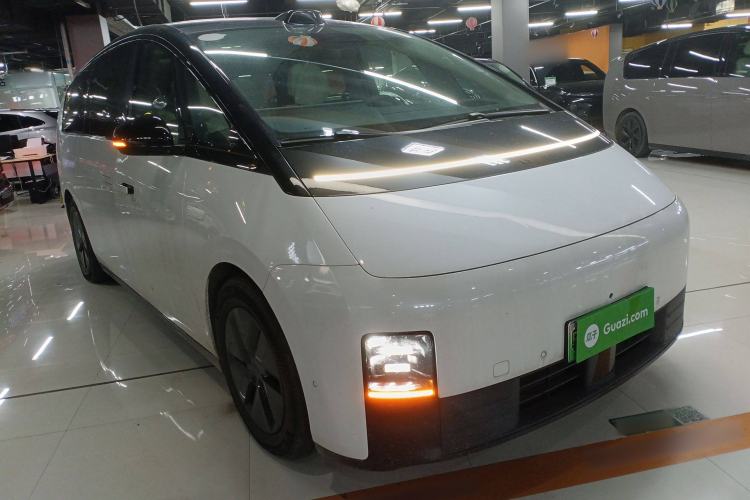 Used Li Auto MEGA 2024 Ultra Model Exterior 2