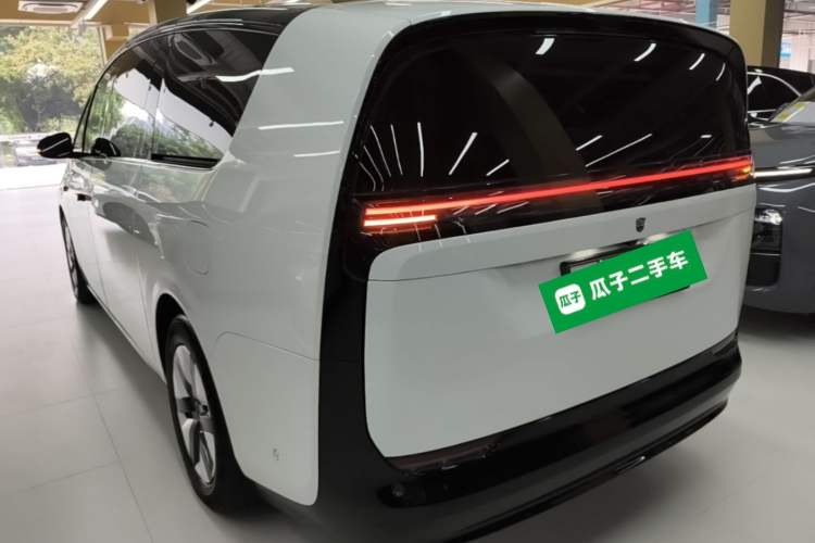 Used Li Auto MEGA 2024 Ultra Model Exterior 2
