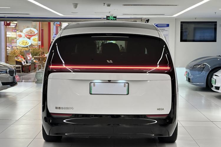 Used Li Auto MEGA 2024 Ultra Model Exterior 2