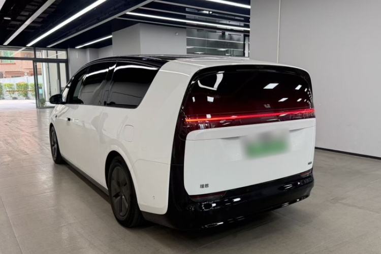 Used Li Auto MEGA 2024 Ultra Model Exterior 3