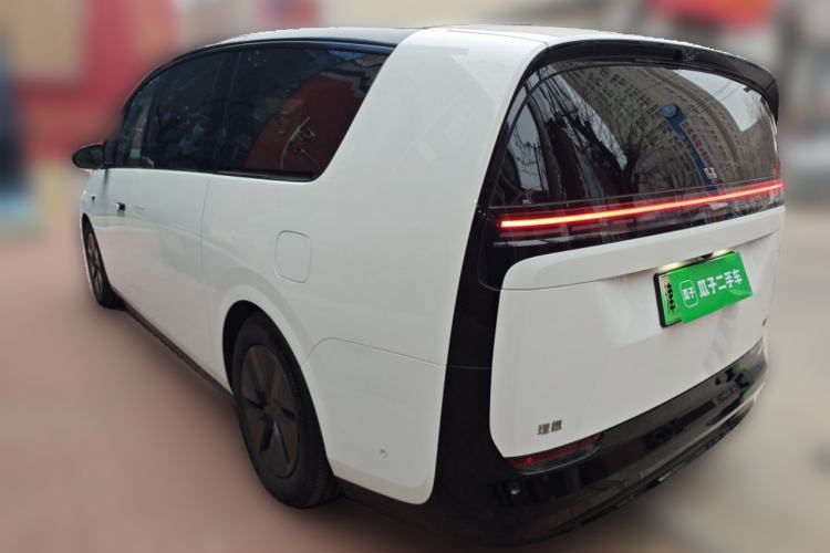 Used Li Auto MEGA 2024 Ultra Model Exterior 3