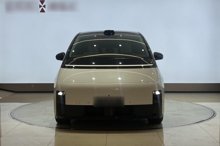 Used Li Auto MEGA 2024 Ultra Model Exterior 4
