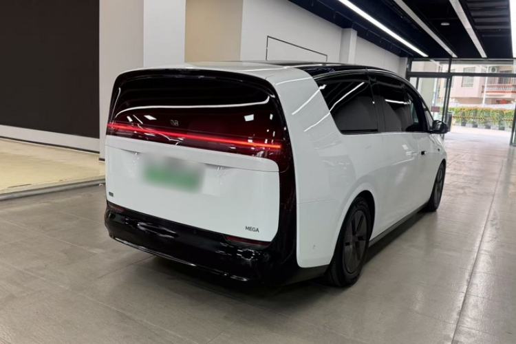 Used Li Auto MEGA 2024 Ultra Model Exterior 5
