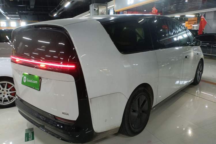 Used Li Auto MEGA 2024 Ultra Model Exterior 5