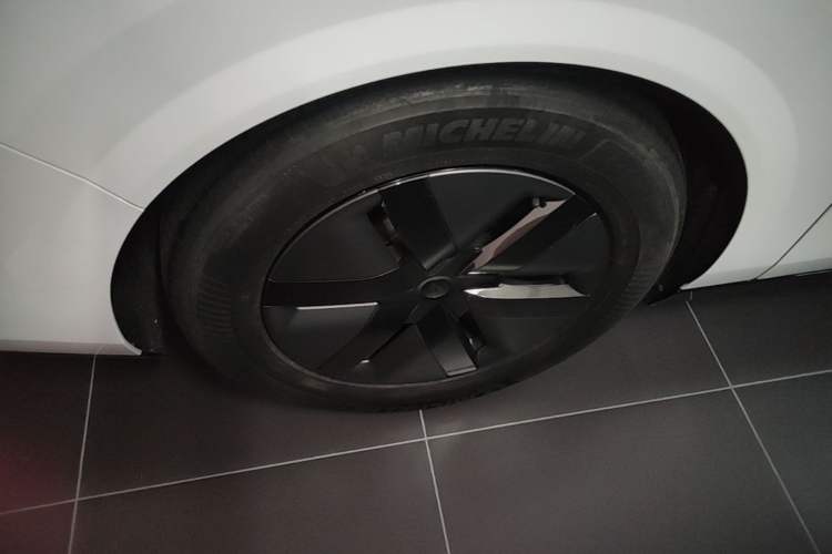 Used Li Auto MEGA 2024 Ultra Model Exterior 5