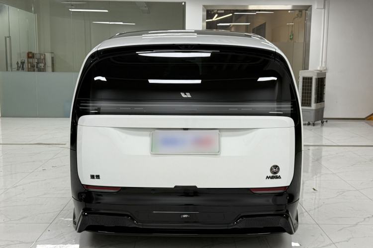 Used Li Auto MEGA 2024 Ultra Model Exterior 6