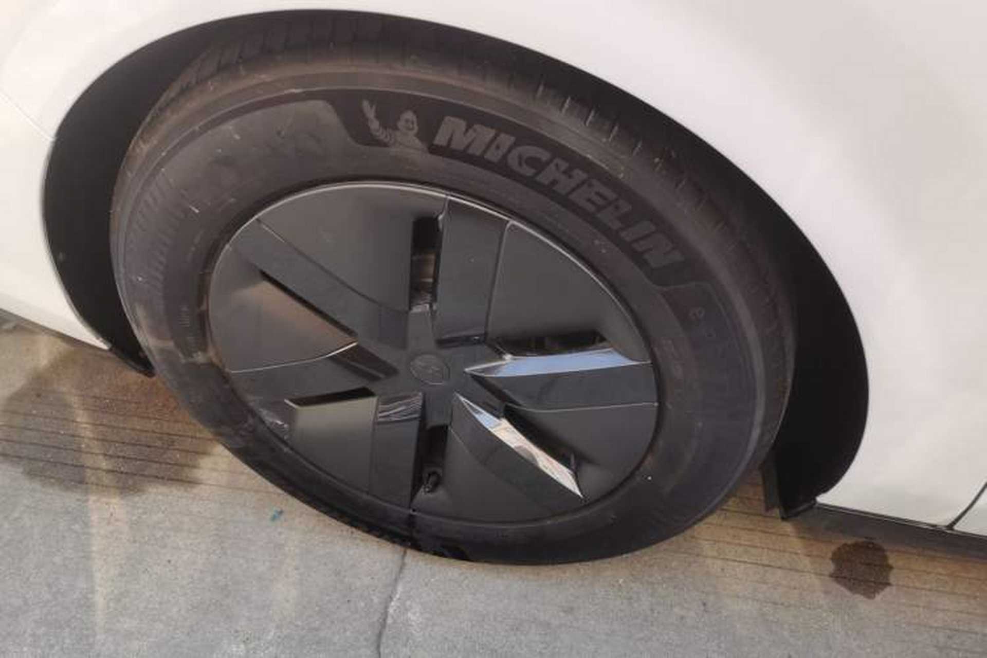 Used Li Auto MEGA 2024 Ultra Model Exterior 8