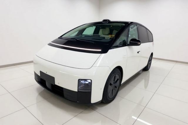 Li Auto MEGA 2024 Ultra Model с пробегом