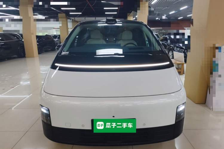 Used Li Auto MEGA 2024 Ultra Model Front