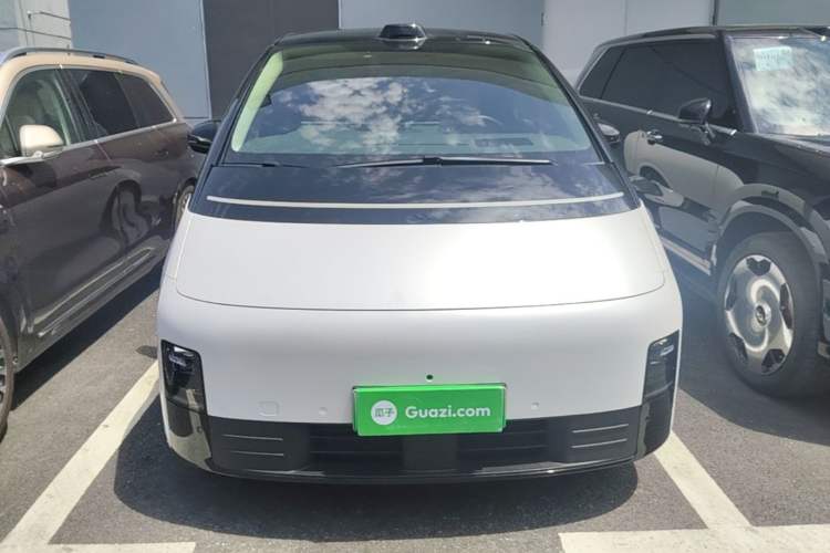 Used Li Auto MEGA 2024 Ultra Model Front