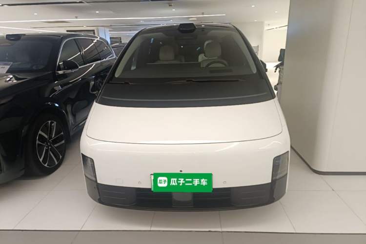 Used Li Auto MEGA 2024 Ultra Model Front