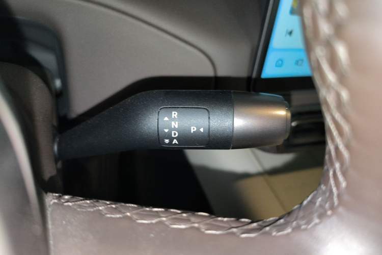 Used Li Auto MEGA 2024 Ultra Model Gear Lever