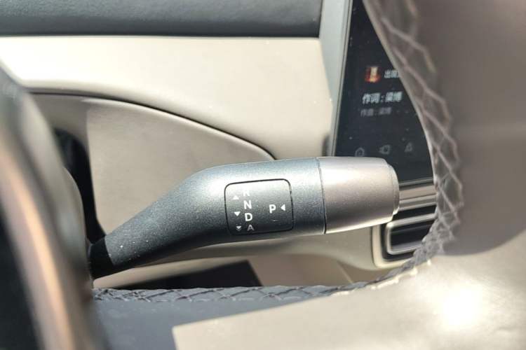 Used Li Auto MEGA 2024 Ultra Model Gear Lever