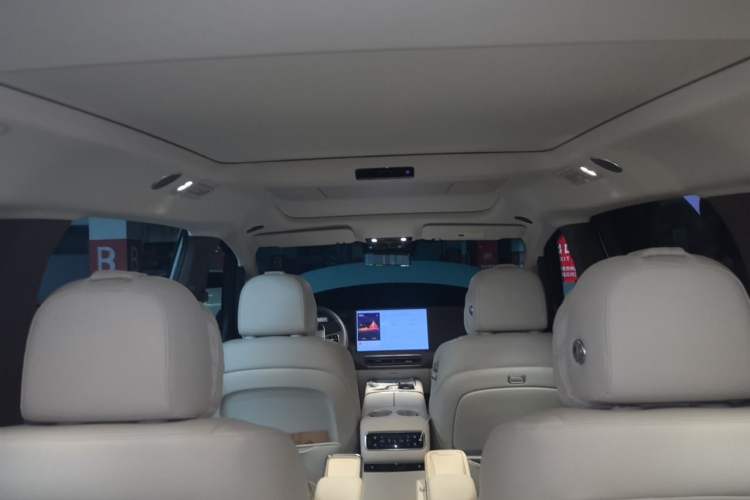 Used Li Auto MEGA 2024 Ultra Model Headliner