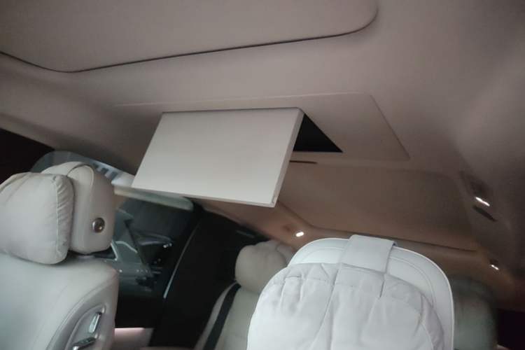 Used Li Auto MEGA 2024 Ultra Model Headliner