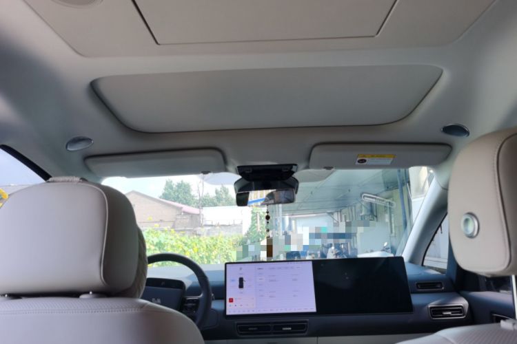 Used Li Auto MEGA 2024 Ultra Model Headliner