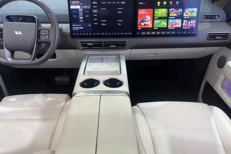 Used Li Auto MEGA 2024 Ultra Model Interior 1