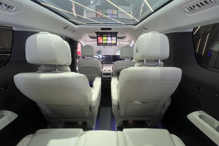 Used Li Auto MEGA 2024 Ultra Model Interior 10