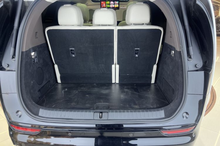 Used Li Auto MEGA 2024 Ultra Model Interior 11