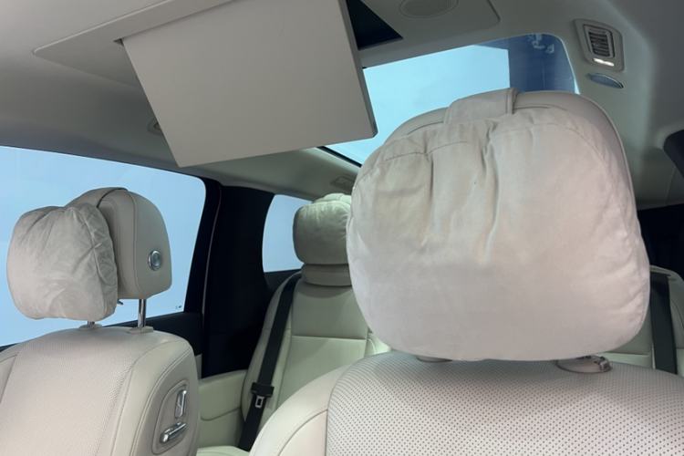 Used Li Auto MEGA 2024 Ultra Model Interior 12