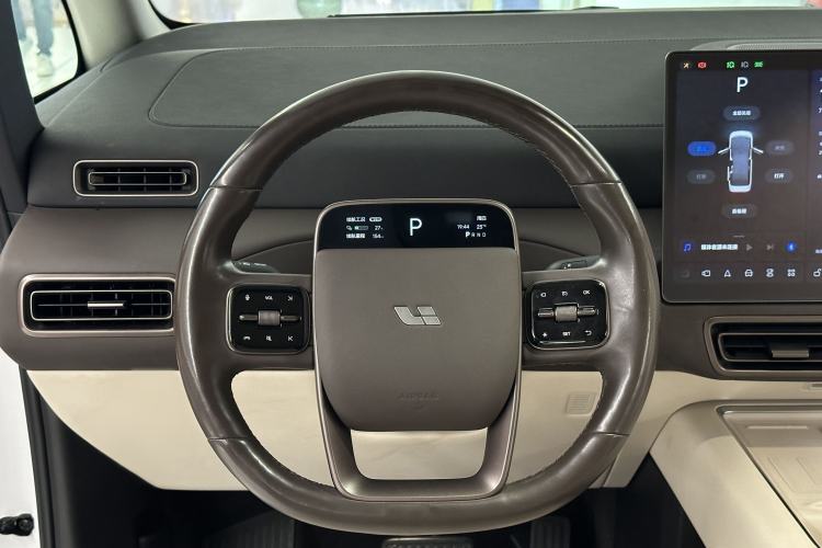 Used Li Auto MEGA 2024 Ultra Model Interior 12