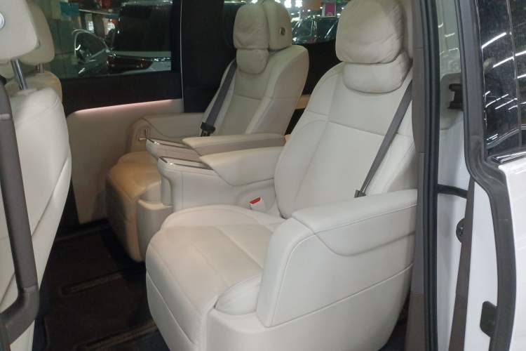Used Li Auto MEGA 2024 Ultra Model Interior 4